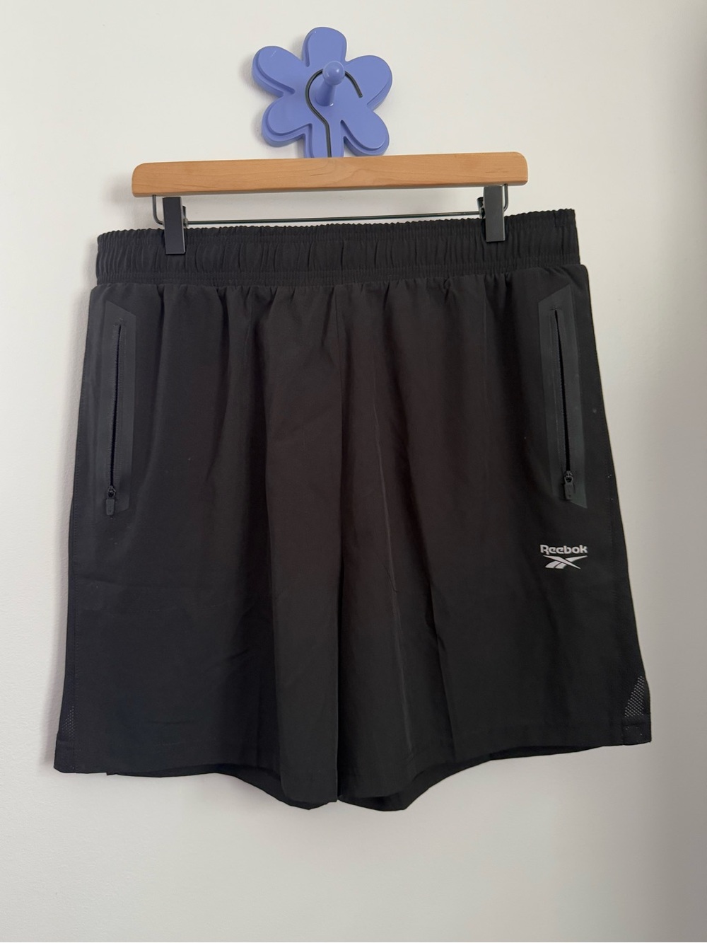 Reebok Large Men’s Black Active Shorts Zip Pockets Basketball
